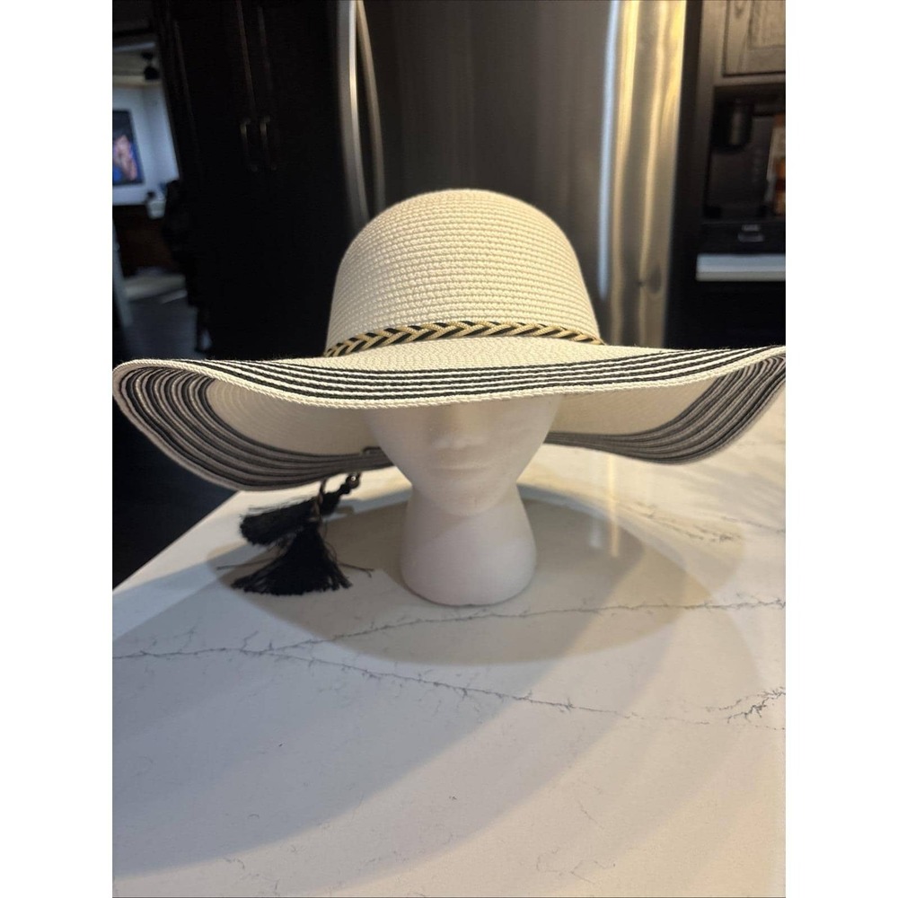 Jessica Simpson Women's Derby Black White Derby Wedding Dress Hat Tassel Floppy